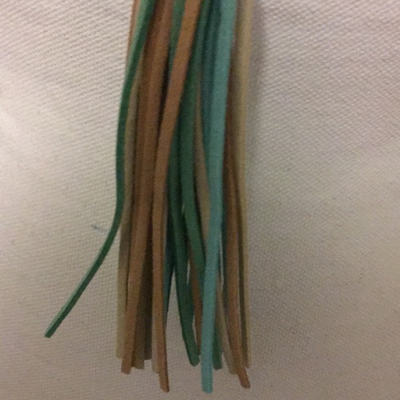 Beaded necklace with tassel - Picture 2 of 2